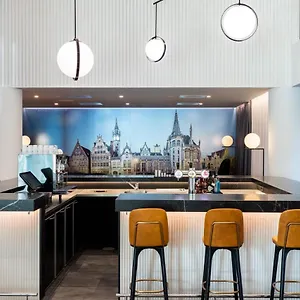 By Marriott Otel